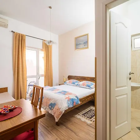 Apartment Senjo - With Balcony With Side Sea View 4 *